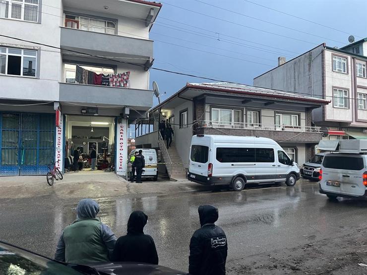 Emekli polis dehşet saçtı Önce eşini sonra emlakçıyı öldürdü