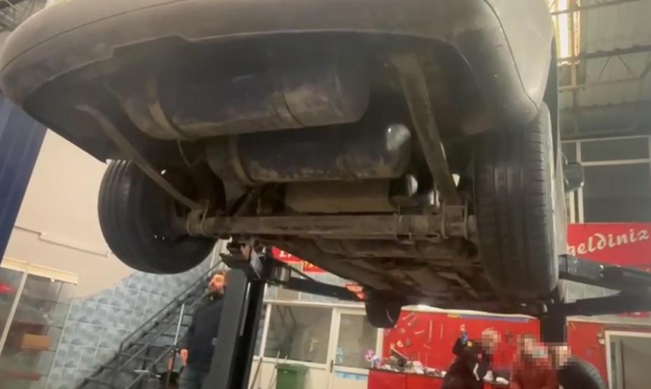 Bulgaristan plakalı otomobilde 24,5 kilo skunk ele geçirildi