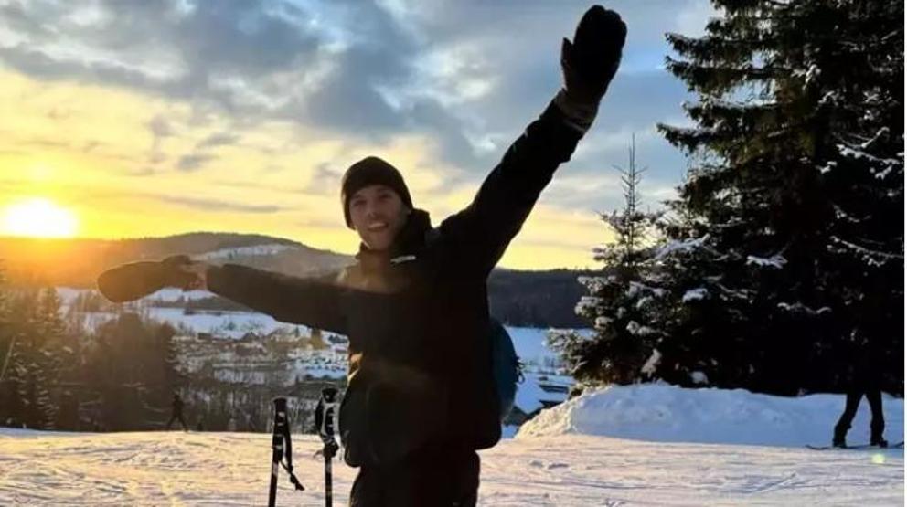 Caner Topçu’nun yepyeni tatiller durağı şaşırttı Buz gibi suda yüzdü