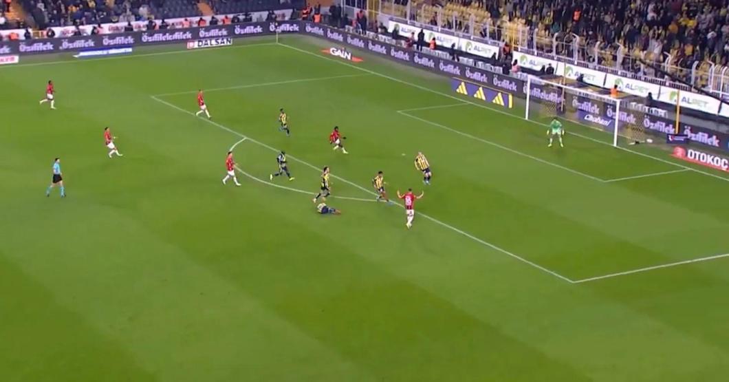 Fenerbahçe maçı sonrası Gençlerbirliğinde Oğulcan Ülgüne övgü: Hemen ödül verilmeli