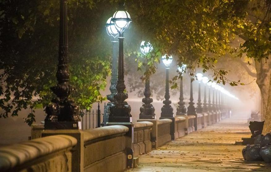 Beyaz ışıklar sönüyor, yerine ‘kırmızı’ geliyor Avrupa ülkelerinde sokaklardaki değişimin nedeni ne