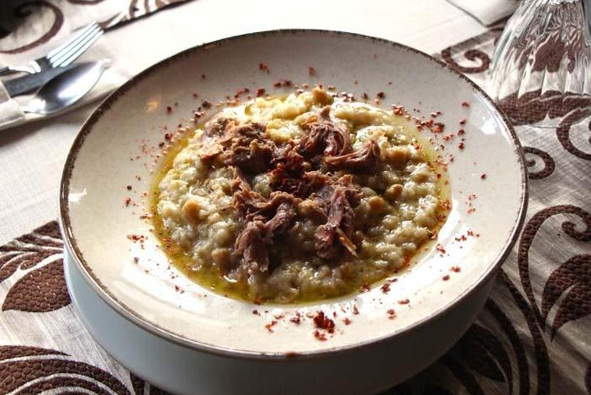 Amasyanın tescilli lezzeti taş fırın keşkeği: Pişmesi 12 saat sürüyor