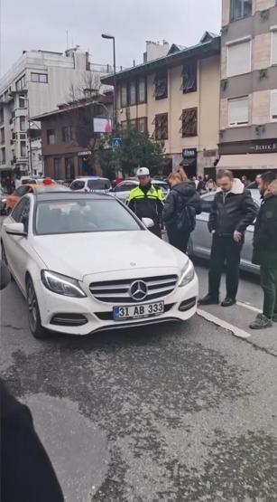 Bebek’te bir garip olay: Trafikte aracını durdurup dans etmeye başladı