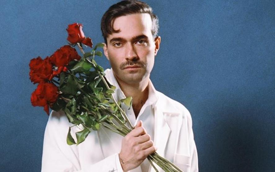 Gören tek daha baktı Serenay Sarıkayanın muazzam aşkı Mert Demir ‘Semt çocuğuna benziyorsun’ yorumuna bakın ne yanıt verdi