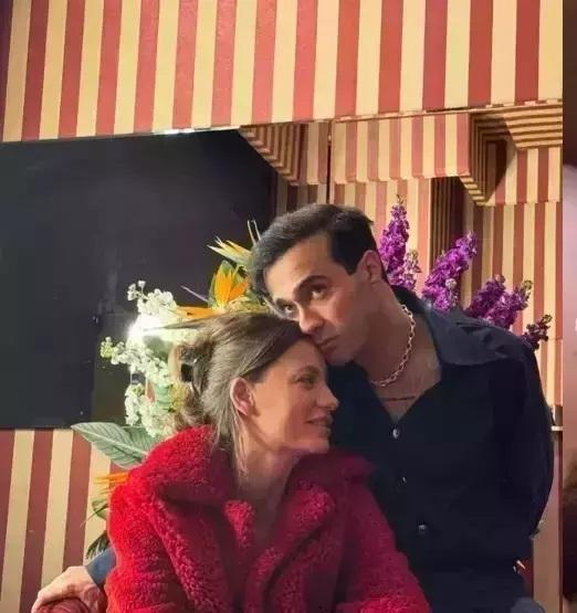 Gören tek daha baktı Serenay Sarıkayanın muazzam aşkı Mert Demir ‘Semt çocuğuna benziyorsun’ yorumuna bakın ne yanıt verdi