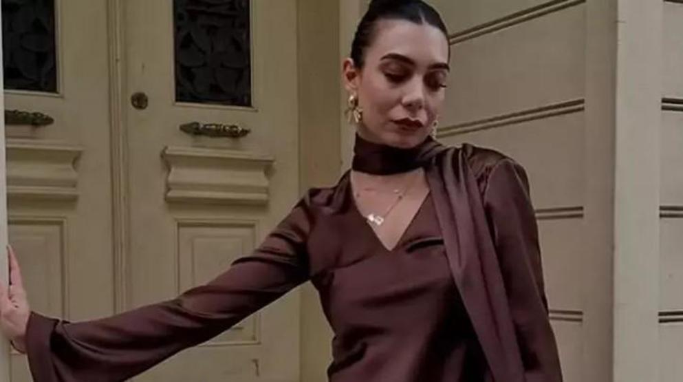  Şimdi O Asi Kızın Bir Kanadı Kırık