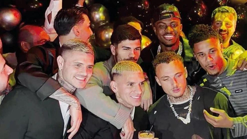 Lucas Torreira’dan ihtişamlı yıldönümü kutlaması