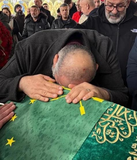 Oyuncu Kanbolat Görkem Arslana Veda Dostları Son Yolculuğunda Yalnız Bırakmadı