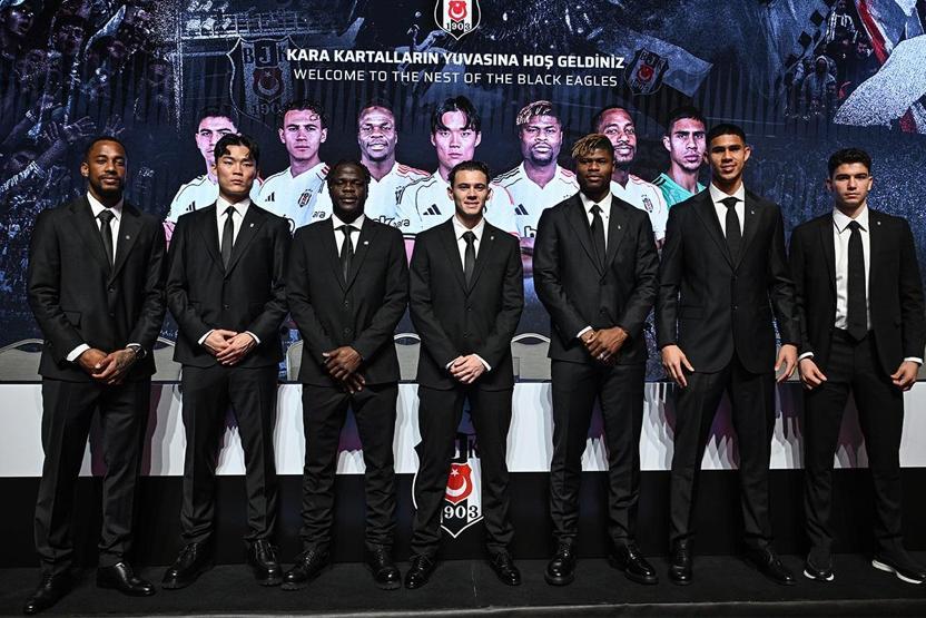 Beşiktaş, yeni transferleri için imza töreni düzenledi