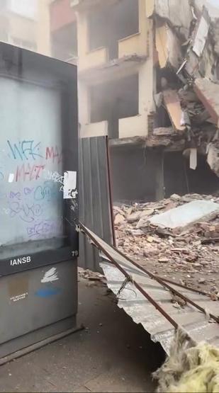 Küçükçekmecede facianın eşiğinden dönüldü Bir anda ortalık toz duman oldu