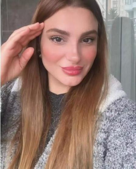 Popstar Özlem Güneşin Sahnelere Dönüşü İşte Yeni Hali ve Radikal Değişimleri