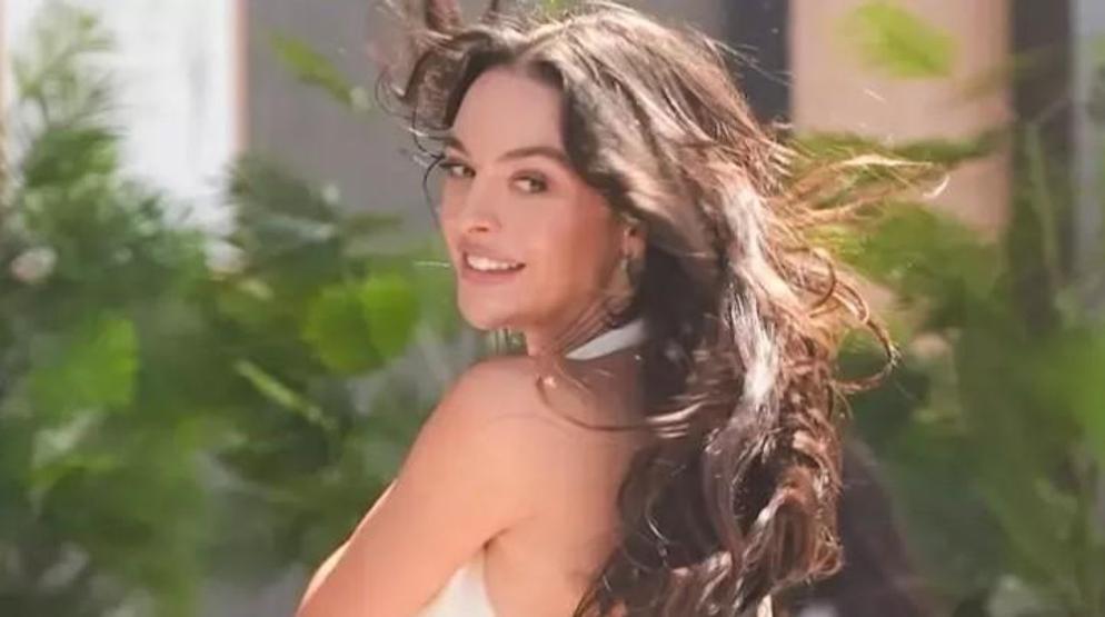 Melis Sezen, Yüzü Olduğu Markanın Etkinliğine Göz Kamaştıran Stiliyle Damga Vurdu