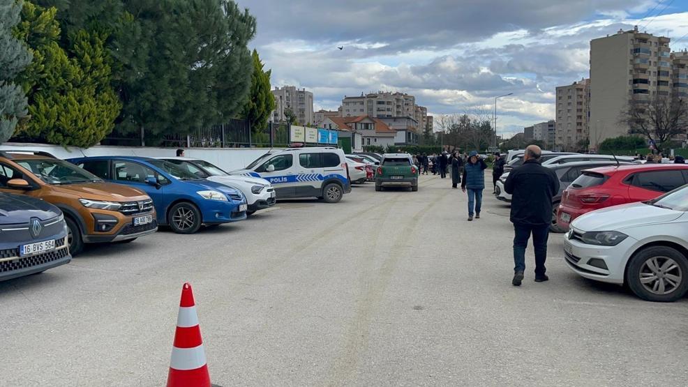 Okul çıkışı dehşet Genç öğretmene eski sevgili kurşunu