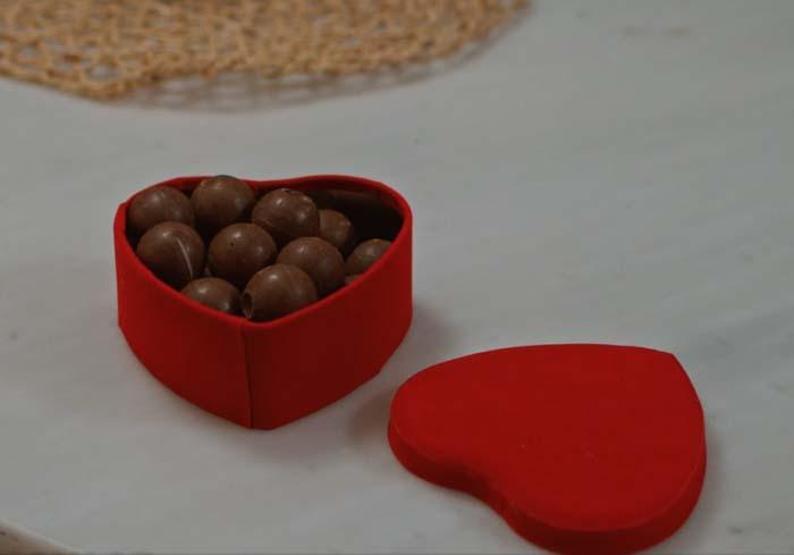 Güller ve Günahlarda Sevgililer Günü Kübra Ünlü Yazdı