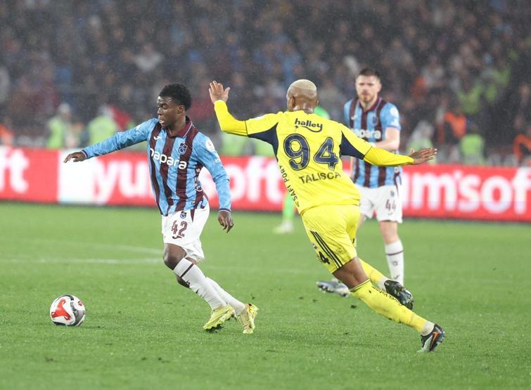 Trabzonun yerel gazeteleri, Fenerbahçe mağlubiyetini manşete taşıdı: Yine bize hüsran