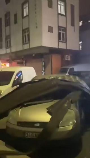 İstanbulda fırtına hayatı olumsuz etkiledi