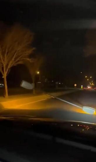 İstanbulda fırtına hayatı olumsuz etkiledi