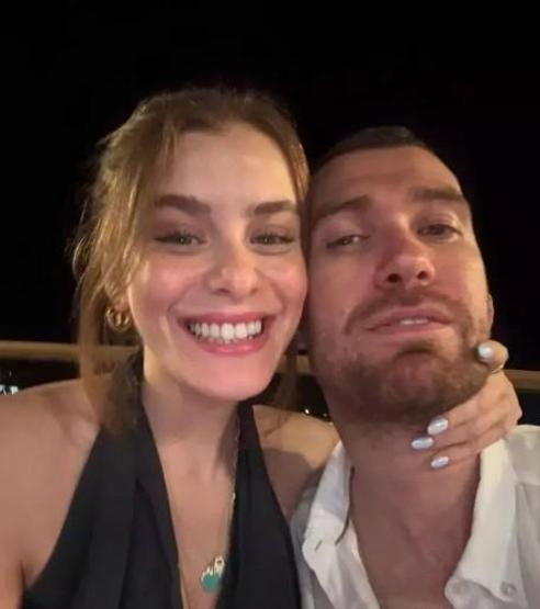 Oğulcan Enginden İlayda Alişan’a Romantik Jest: Her Gün Daha Çok