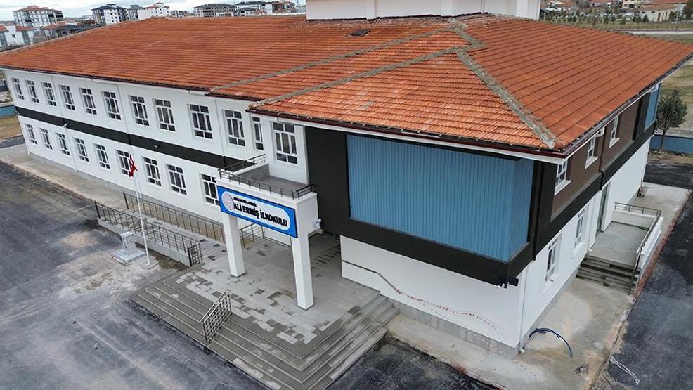 ELLERİNDEN ÖPERİZ ALİ DEDE Üzüntüden değil mutluluktan ağlıyor...