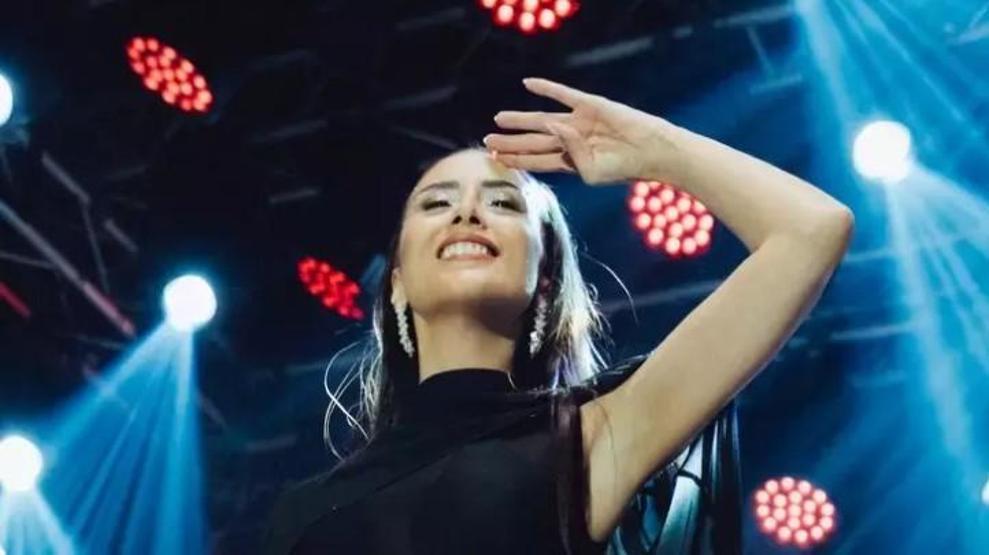 Takılarım Neredeyse Bir Ev Değerinde