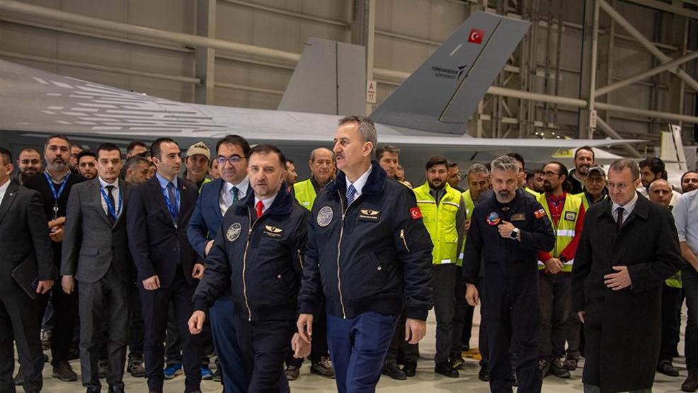 ÇILDIRDILAR 3 KAAN sahneye çıktı, casuslar harekete geçti: Hayalet uçak takipte