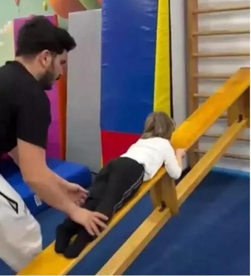 Kıvanç Tatlıtuğ’un Oğlu Kurt Efe Spora Başladı Yeteneği Göz Doldurdu