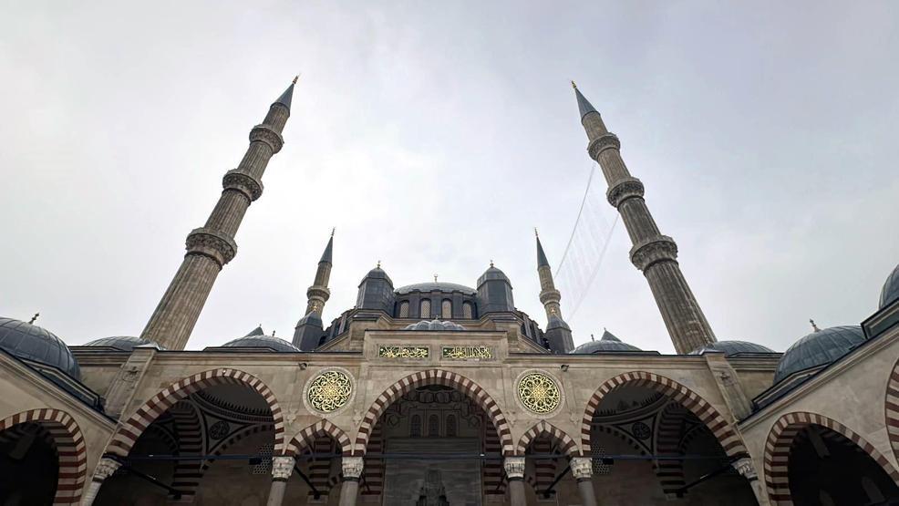 Selimiye Camisi 4 yıl sonra ibadete açıldı, cemaatle ilk namaz kılındı