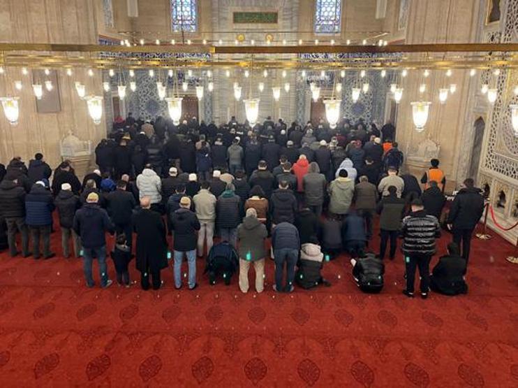 Selimiye Camisi 4 yıl sonra ibadete açıldı, cemaatle ilk namaz kılındı