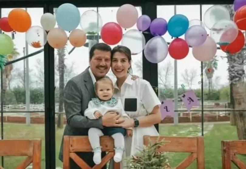 Ünlü Oyuncu İlker Aksumun Kızının İlk Adımları O anları aktartı