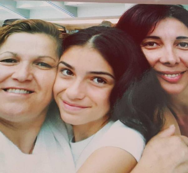 İnci Tanelerinin Dilberi Hazar Erkuvvetlünün annesine bakın Güzelliğinin kaynağı belli oldu