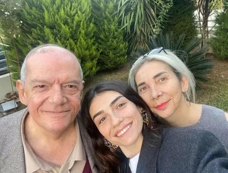 İnci Tanelerinin Dilberi Hazar Erkuvvetlünün annesine bakın Güzelliğinin kaynağı belli oldu