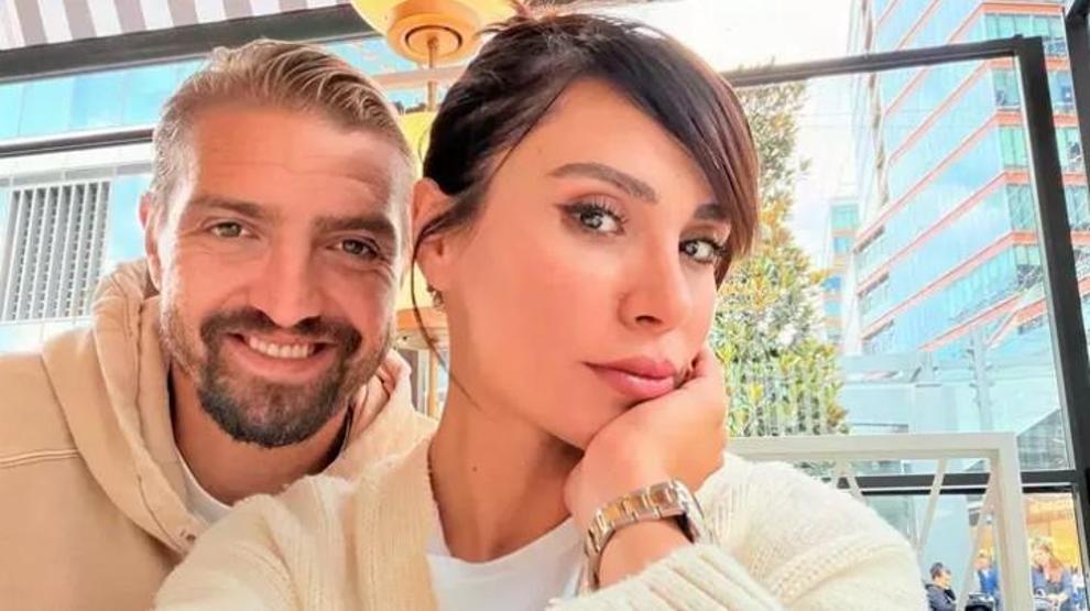 Şükran Ovalı ve Caner Erkinden Aşk Dolu Poz