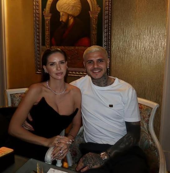 Galatasarayın yıldızı Mauro Icardi aşka geldi Çırağan Sarayında hissi poz AMAN WANDA NARA GÖRMESİN