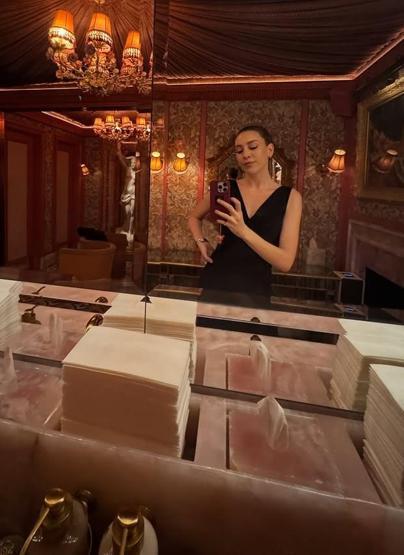 Sinem Kobaldan Londra pozları ‘KENAN İMİRZALIOĞLU ÇOK ŞANSLI