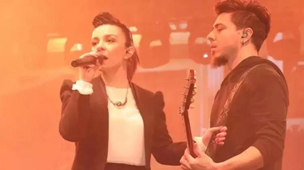 Alternatif Rock’un Efsanesi Model’den Geri Dönüş Sinyali Yıllar Sonra Gelen Bu Hamle Hayranlarını Heyecanlandırdı