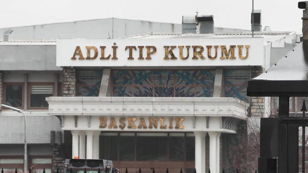 DEHŞET DURAĞI Evden ayrılan eşini başından vurarak öldürdü