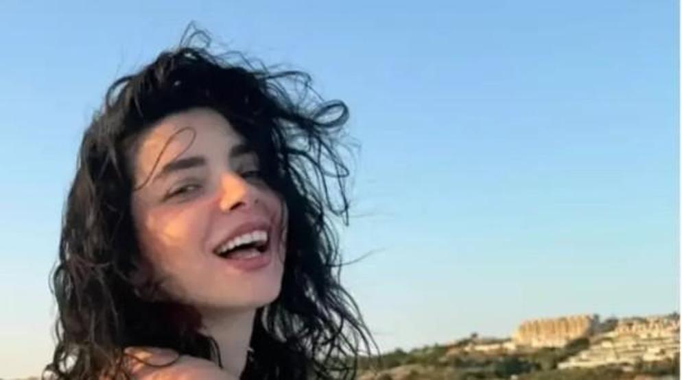 Merve Boluğur’un Paylaşımı Olay Oldu Photoshop Detayı Gözlerden Kaçmadı