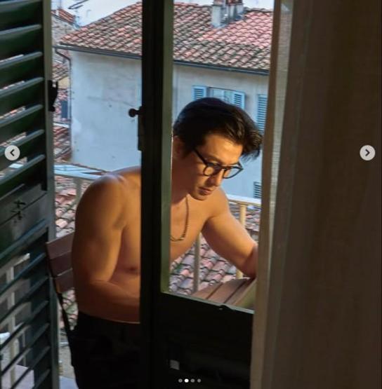 60 yaşına yaklaştı ama görenler inanamıyor Chuando Tan yine ajanda oldu