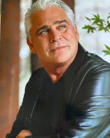  Seni özlemeye devam ediyorum