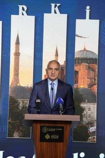 Bakan Ersoy: Vakıflar günde 100 bin vatandaşımıza iftar veriyor