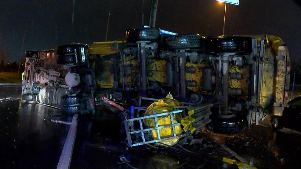 Bakırköyde korkunç kaza Yardım etmek isterken otomobil çarptı