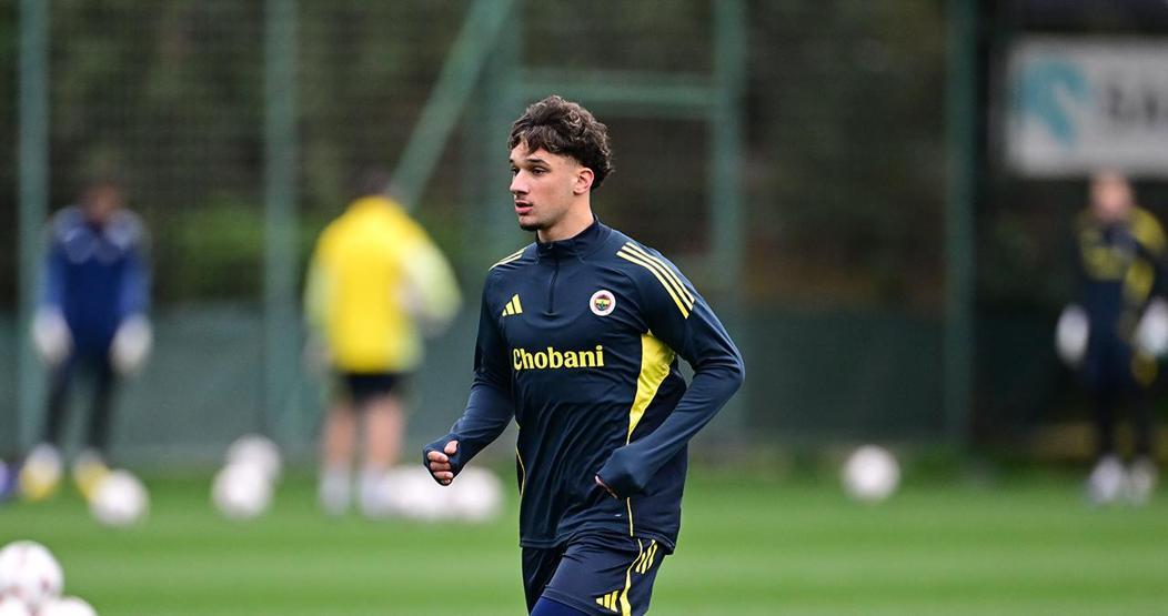 Galatasarayın eski futbolcusu Hakan Baltanın oğlu, resmen Fenerbahçede Tedesco özel olarak ilgilendi...