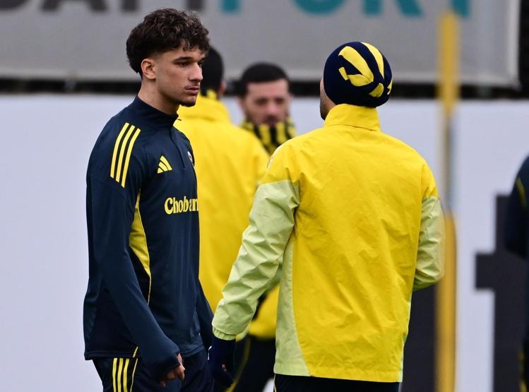 Galatasarayın eski futbolcusu Hakan Baltanın oğlu, resmen Fenerbahçede Tedesco özel olarak ilgilendi...