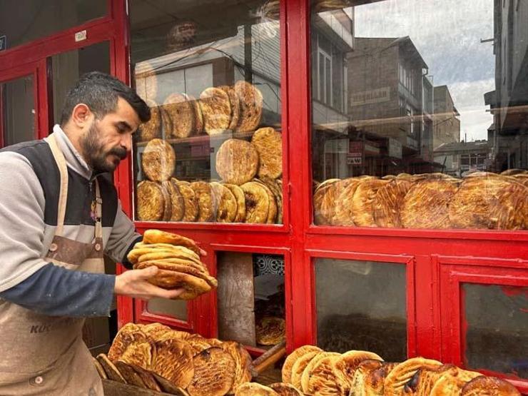 Vandan Türkiyeye Ramazan lezzeti: Van çöreği