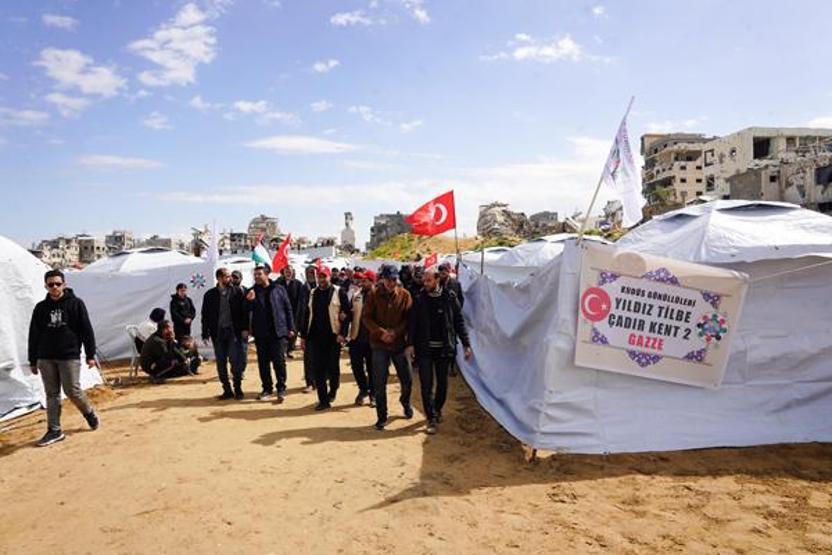 Gazzeden Yıldız Tilbeye teşekkür 2. çadır kenti açıldı
