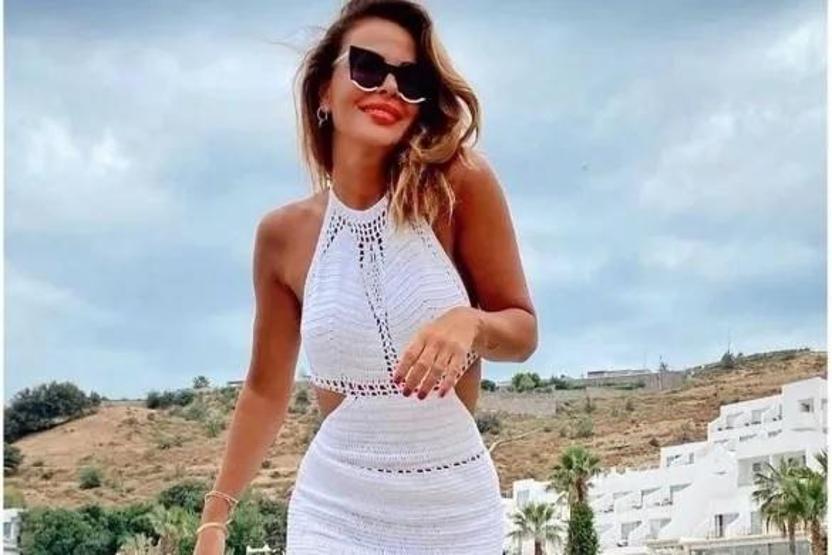 Yıllara adeta meydan okuyor Özlem Yıldızın fit fiziğinin sırrı Meğer zayıflığını uzun yıllardır vazgeçmediği o alışkanlığa borçluymuş