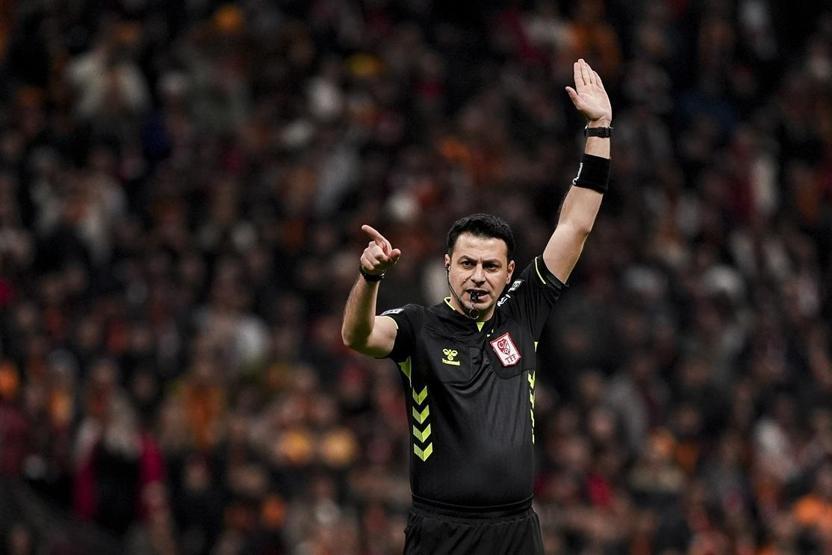 Nihat Kahveci, Galatasaraylı Singonun pozisyonunu yorumladı: Net kırmızı kart