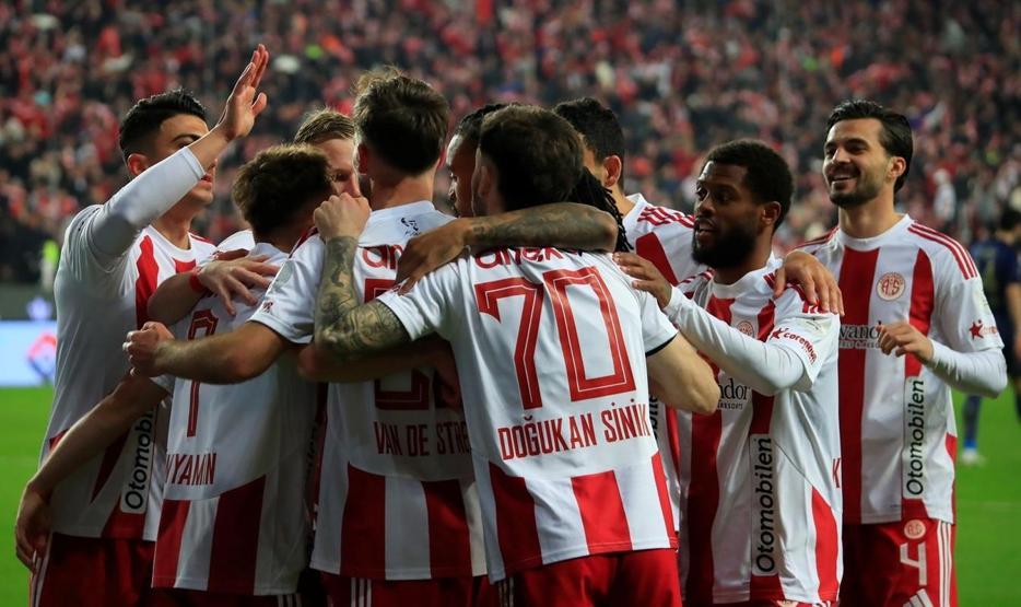 Nihat Kahveciden, Fenerbahçeli Sidiki Cherif eleştirisi: Sanki altyapıda ilk idmanına çıkmış