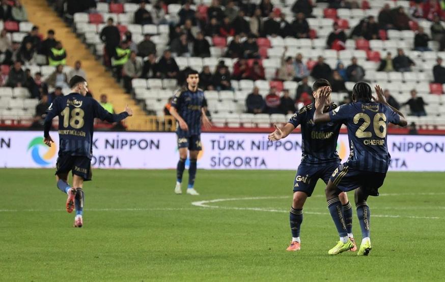 Nihat Kahveciden, Fenerbahçeli Sidiki Cherif eleştirisi: Sanki altyapıda ilk idmanına çıkmış