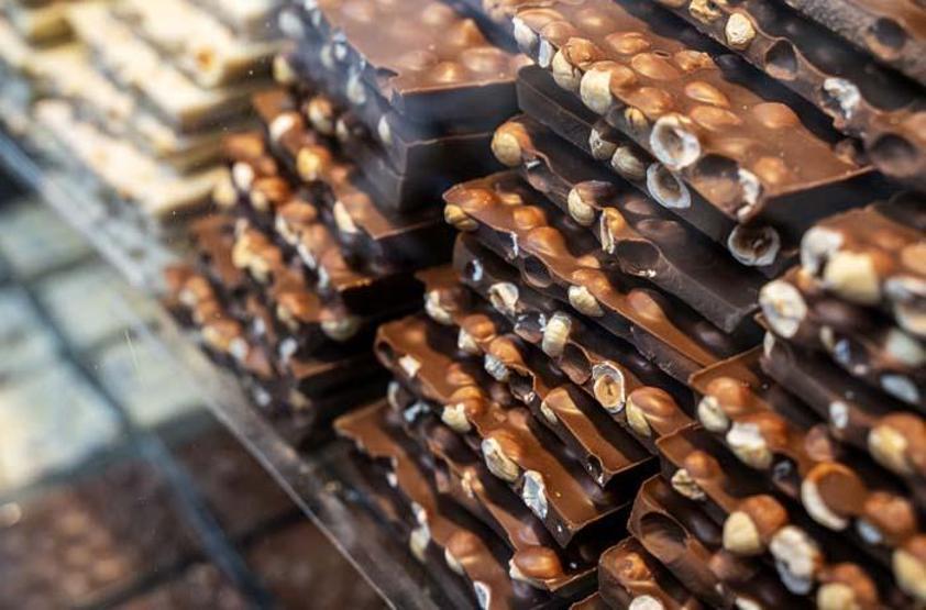 İstanbul Mutfağının Asırlık Lezzetleri: Kanlıca Yoğurdundan Sarıyer Böreğine, Beyoğlu Çikolatasından Uykuluğa... İftar Sofralarını Lezzet Şölenine Çevirecek Tarifler